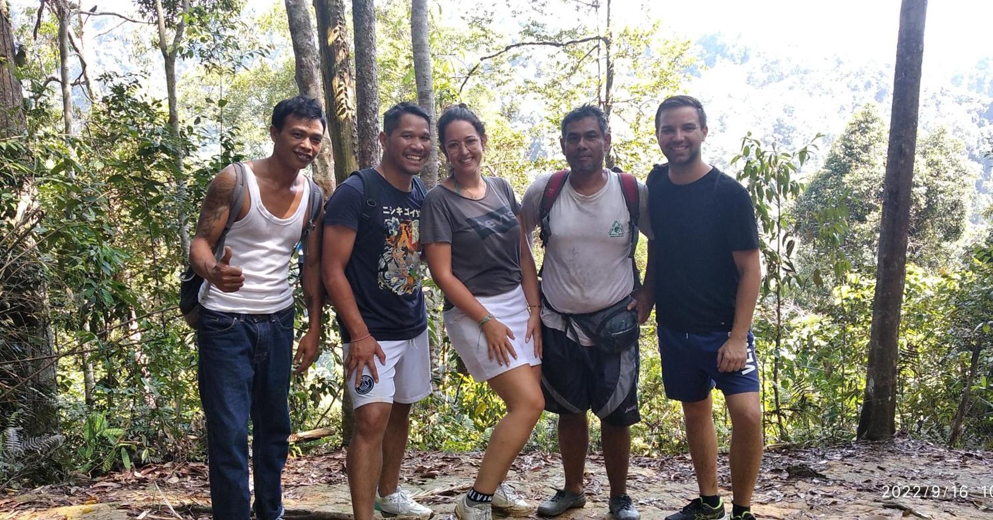 Orangutantreksumatra & Lovely Jungle Lodge Only Book If You Are Treking With Us Bukit Lawang Phòng bức ảnh