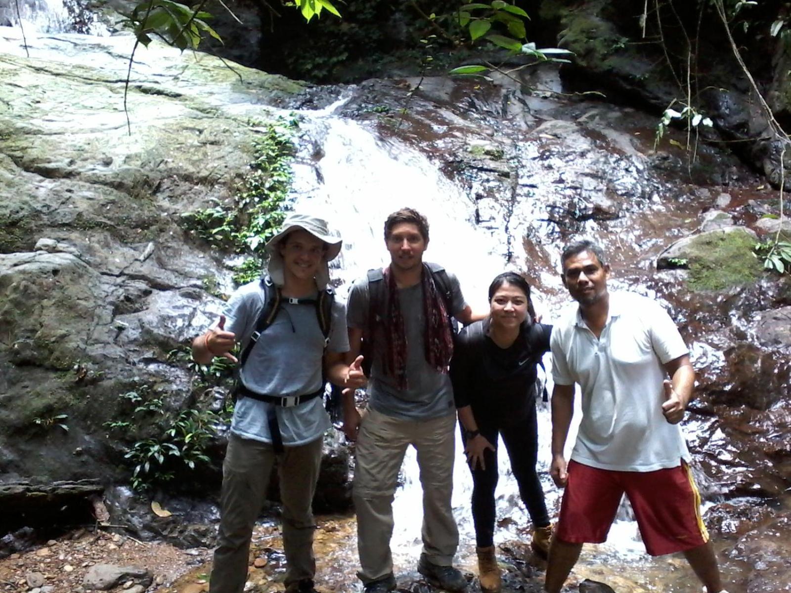 Orangutantreksumatra & Lovely Jungle Lodge Only Book If You Are Treking With Us Bukit Lawang Phòng bức ảnh